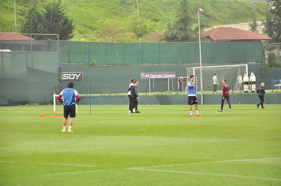 Trabzonspor idmanında üzücü gelişme: Sahayı böyle terk etti - 5