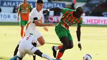 Antalyaspor, Akdeniz derbisi geriden gelerek kazandı
