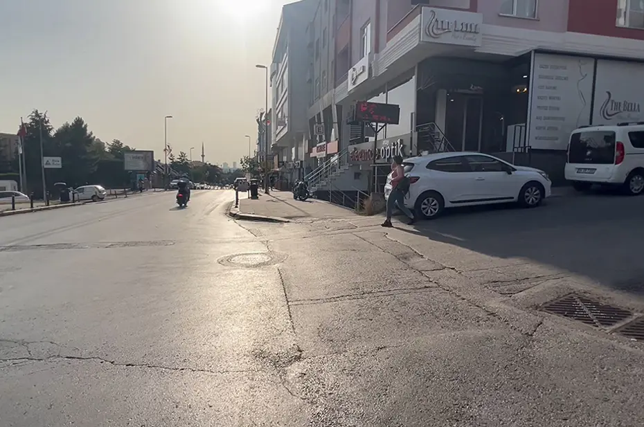 Umut Meraş'ın yaptığı kaza böyle görüntülendi - 7 Umut Meraş'ın yaptığı kaza böyle görüntülendi - 7