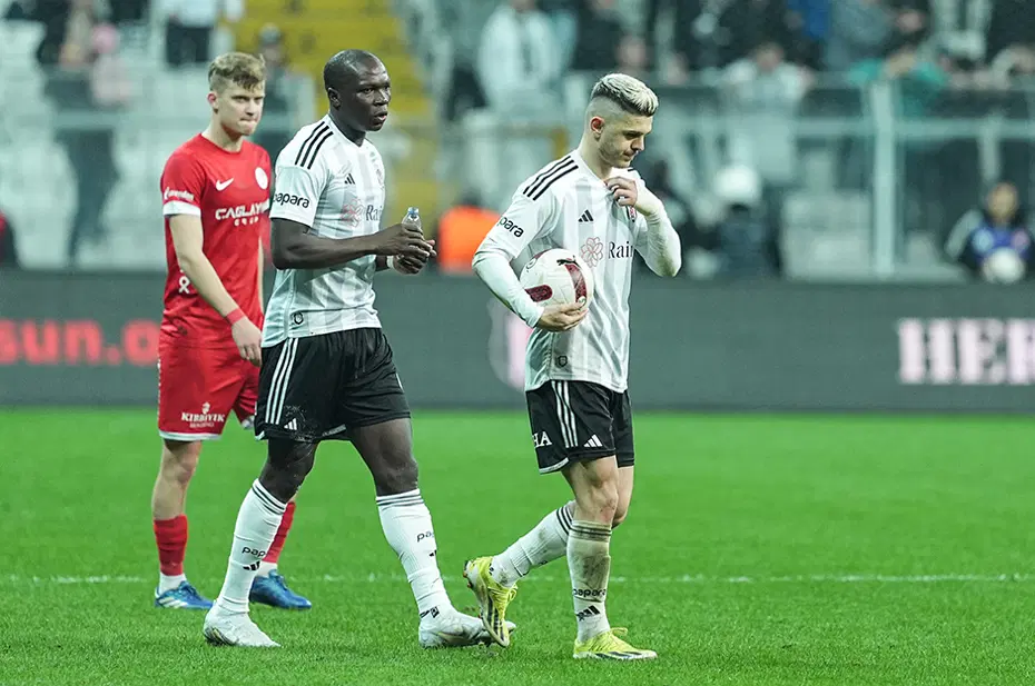 Nihat Kahveci'den maç sonu flaş Fernando Santos iddiası - 2