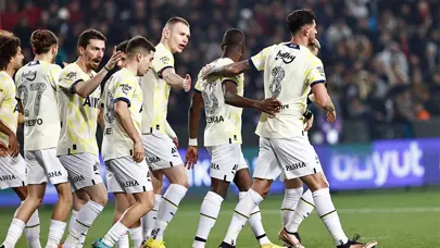 "Bu kez Jesus değil, oyuncular yönetti" | Spor yazarları Fenerbahçe'yi yorumladı