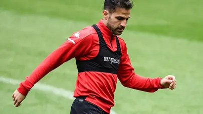Fabregas'a Serie A'da teknik direktörlük görevi: 4 yıllık sözleşme imzaladı