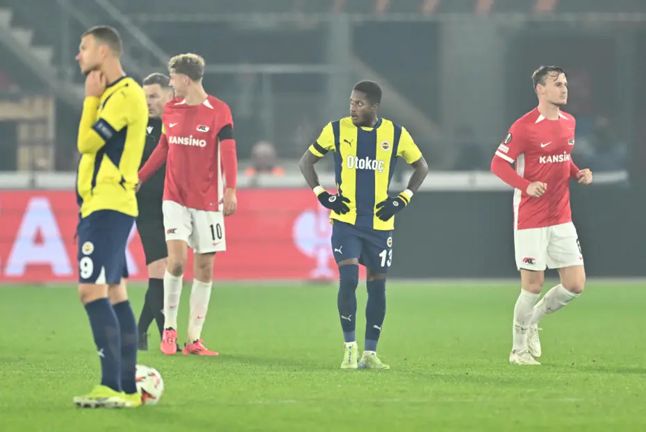 Fenerbahçe'nin Alkmaar yenilgisi Hollandalıları da şaşırttı: "Sefil bir seriye son verdiler" - 5