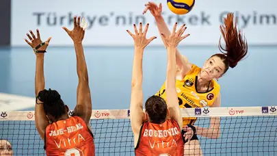 Vakıfbank'ı 5 set sonunda eleyen Eczacıbaşı Dynavit, Fenerbahçe'nin rakibi oldu