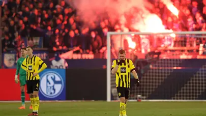 Ruhr derbisinde Schalke'den Borussia Dortmund'a çelme