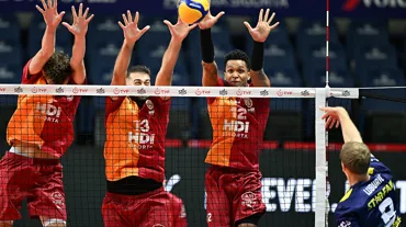 Galatasaray ilk yenilgisini Fenerbahçe deplasmanında aldı
