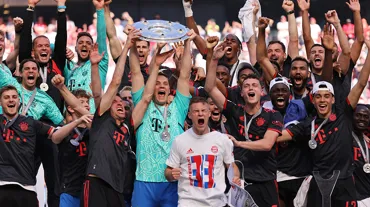 Ayrılıklar üst üste: Bayern Münih şampiyonluktan 15 dakika sonra faturayı kesti