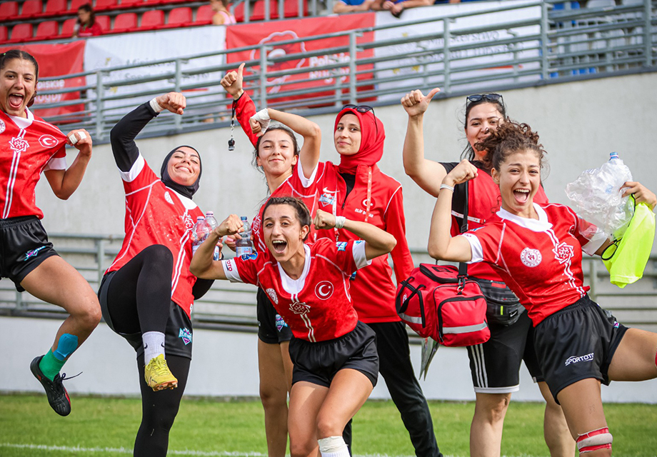 U18 Ragbi Kadın Milli Takımı, ülkemize tarihte ilki yaşattı
