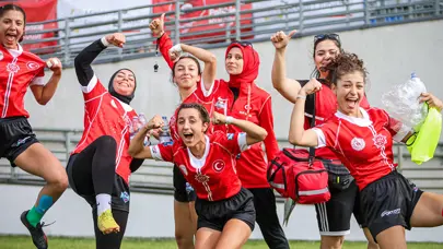 U18 Ragbi Kadın Milli Takımı, ülkemize tarihte ilki yaşattı