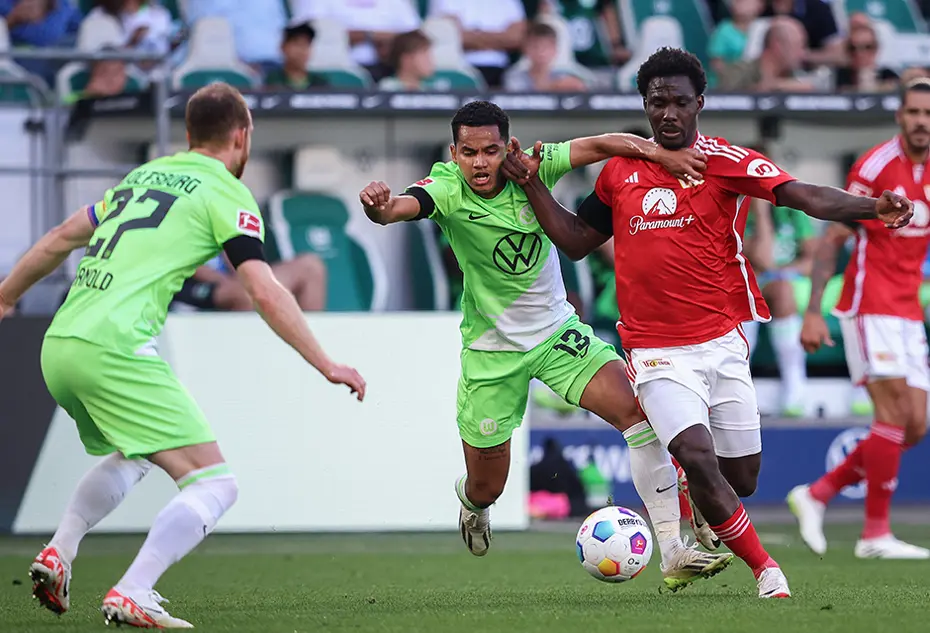 Bonservisine 17 milyon Euro ödenen sol beki Galatasaray'a yazdılar - 2