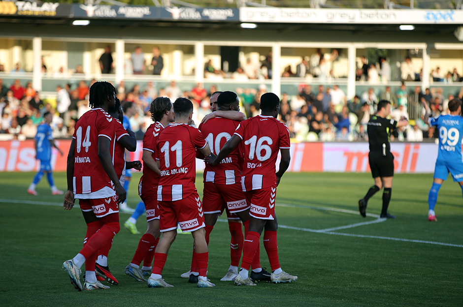 Son anları nefes kesti: Samsunspor üçüncülük yarışında kritik 3 puanı aldı