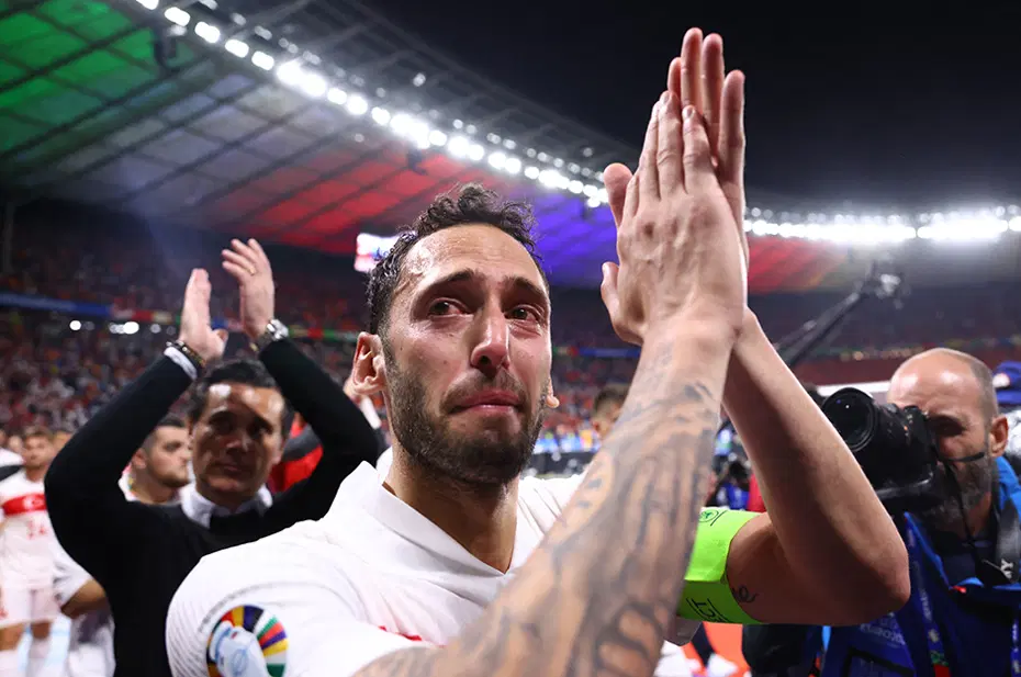 Gözyaşlarına boğulan Hakan Çalhanoğlu'ndan Montella açıklaması - 3