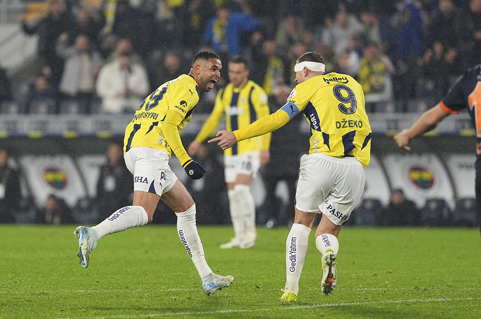 Fenerbahçe kırmızı kart görmeden maçı 10 kişi tamamladı: 3 futbol sakatlandı