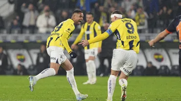 Fenerbahçe kırmızı kart görmeden maçı 10 kişi tamamladı: 3 futbol sakatlandı