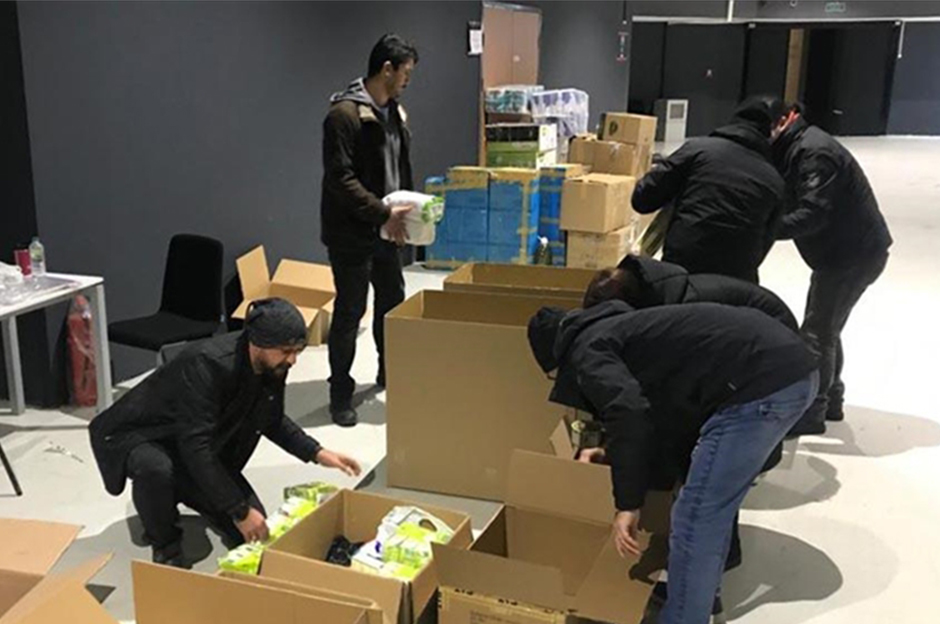 Spor tesisleri, yardım malzemesi toplama merkezi oldu