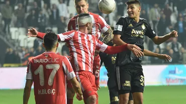 PSG'nin izlediği Efe Sarıkaya yeni sözleşmeye yanaşmıyor