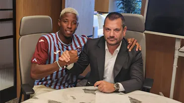 Trabzonspor'da Simon Banza imzayı attı