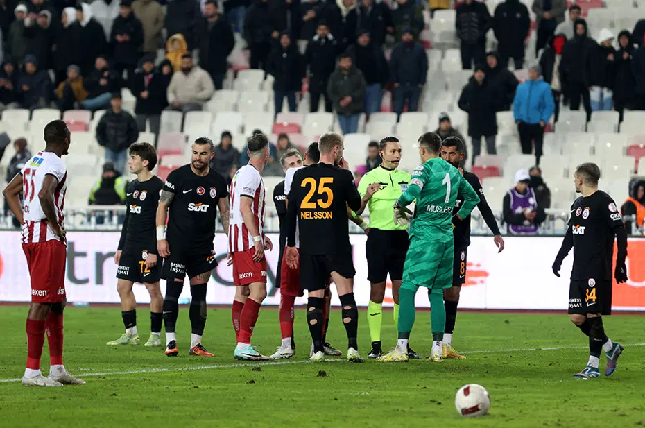 Galatasaray'ın zirve yürüyüşündeki Sivasspor maçı detayı - 3