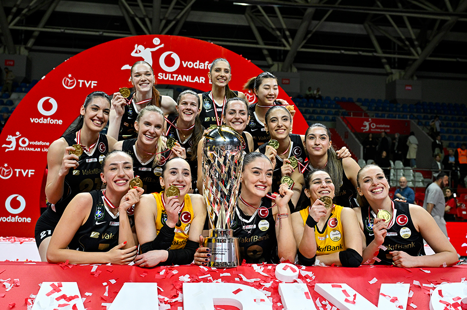 Zehra Güneş kaptanlığının ilk senesinde şampiyonluk yaşadı