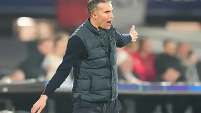 Robin van Persie'den Fenerbahçe'ye para kazandıracak transfer operasyonu