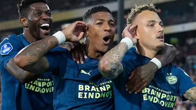 Patrick van Aanholt'lu PSV, Hollanda Süper Kupası'nı kazandı