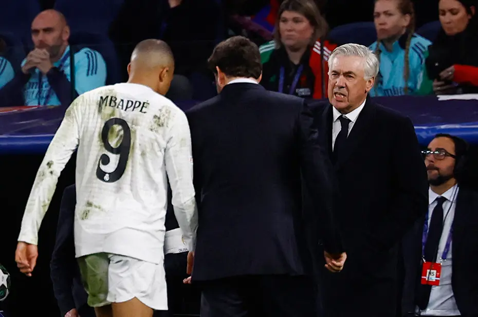 Ancelotti'nin Real Madrid'deki geleceği belli oldu: İmzayı atıyor - 4 Ancelotti'nin Real Madrid'deki geleceği belli oldu: İmzayı atıyor - 4