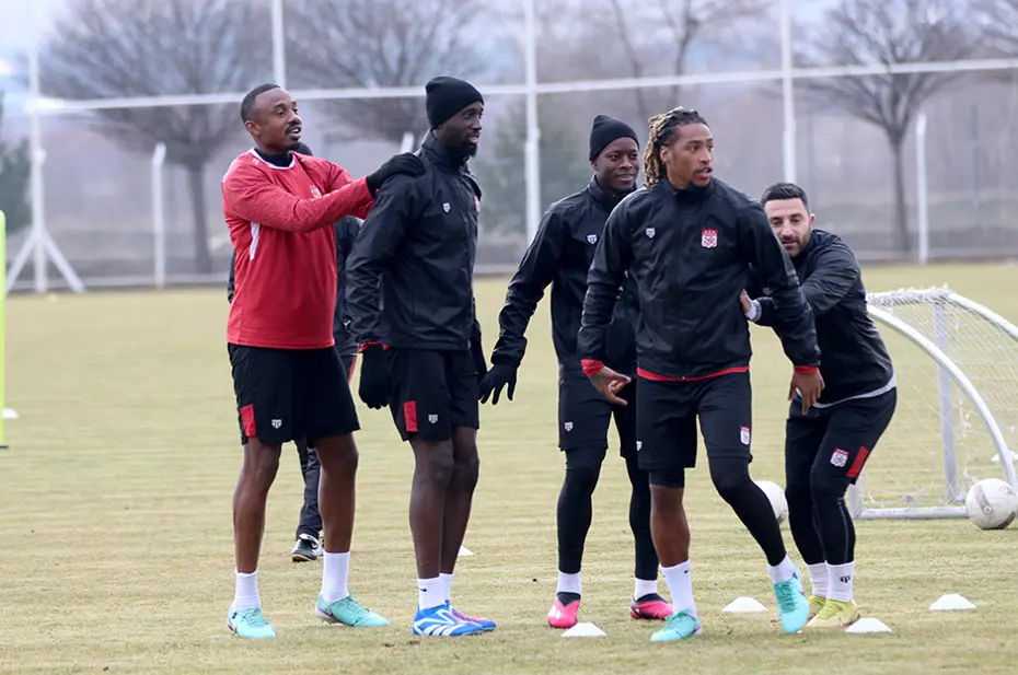 Bülent Uygun'dan Galatasaray maçı öncesi çarpıcı sözler: "Delikanlı hakem istiyoruz" - 11