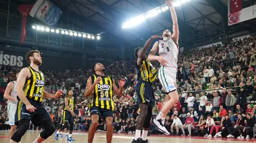 Fenerbahçe Beko İzmir deplasmanında kazandı
