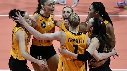 VakıfBank, Dünya Kulüpler Şampiyonası'nda yarı finalde