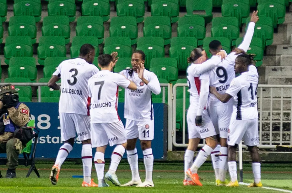 Fenerbahçe'nin keşfettiği Afrikalı yetenek için transfer müjdesi: Bonservisinde yüzde 50 detayı - 2