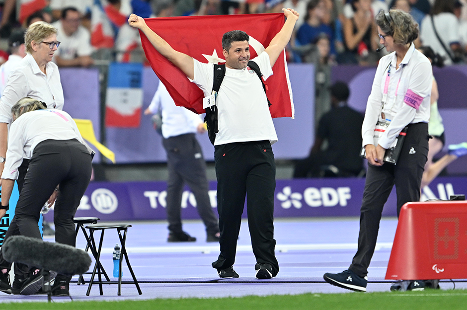 Muhammet Khalvandi'den cirit atmada gümüş madalya