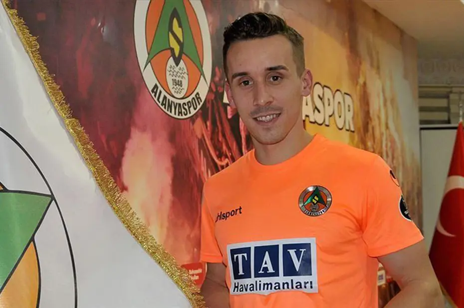 Futbol dünyasını yasa boğan trafik kazaları - 5 Futbol dünyasını yasa boğan trafik kazaları - 5