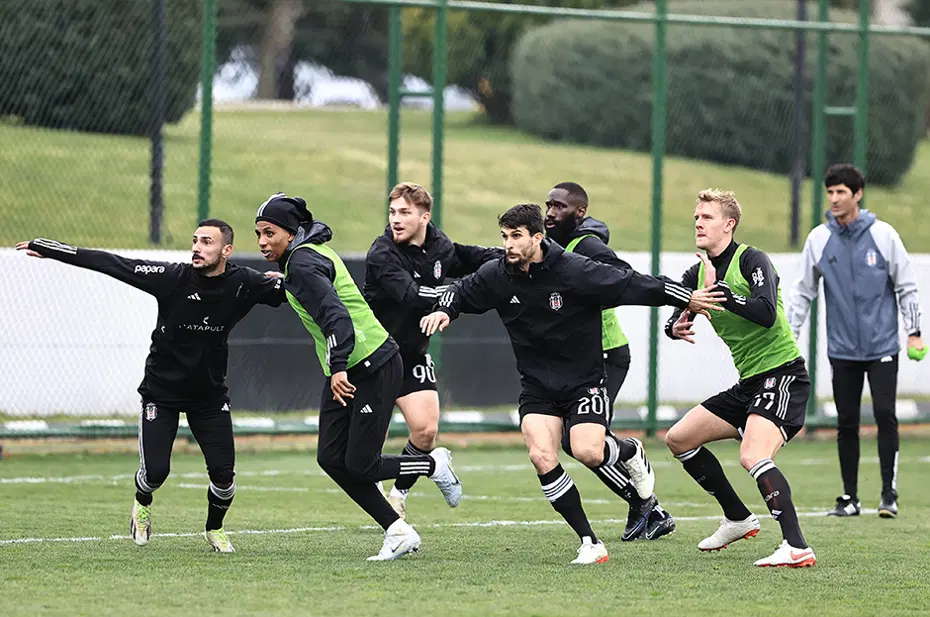 Fernando Santos tercihini yaptı: Beşiktaş'ın Antalyaspor maçı muhtemel 11'i - 2