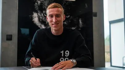 Adam Buksa'dan 4 yıllık imza: Transfer resmen açıklandı