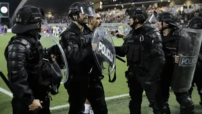 Sloven polisinden Fenerbahçe taraftarına skandal müdahale