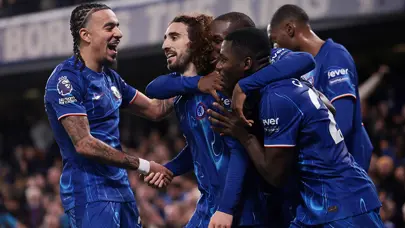 Chelsea, Liverpool'un kaybını fırsata çevirdi: Fark 2'ye indi