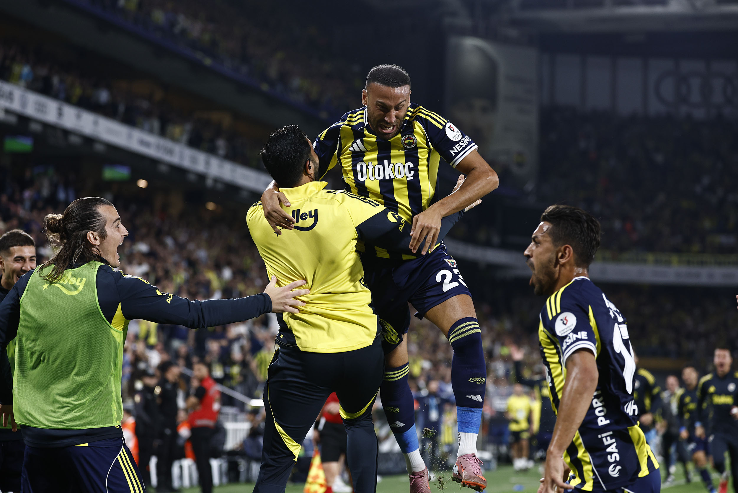 Tosun Paşa'dan Vah Vah: Rakip 'Elime Çarptı Abi' Dedi, VAR Uyudu!