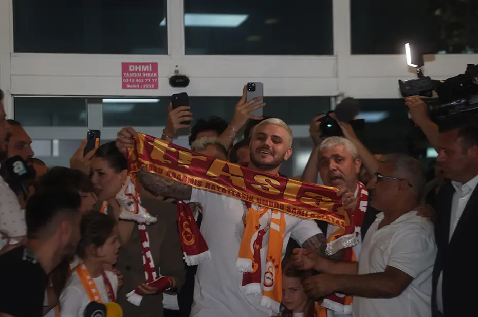 Galatasaraylı taraftarlardan Mauro Icardi'ye unutulmaz karşılama - 7
