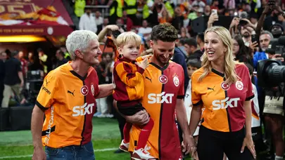 Mertens ve ailesi, İstanbul'dan ayrıldı