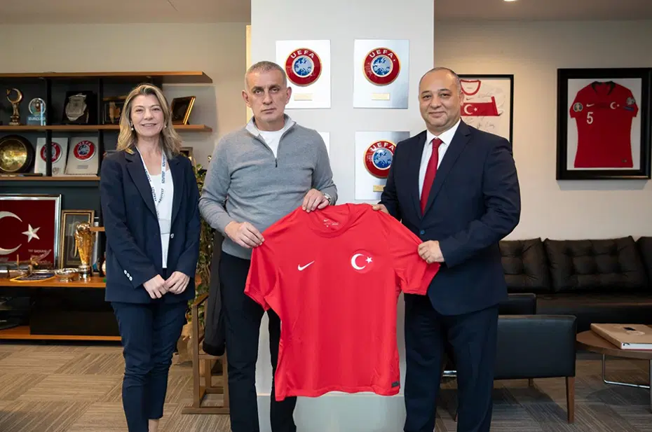 İbrahim Hacıosmanoğlu canlı yayında Galatasaray'ın istifa çağrısına cevap verdi - 4 İbrahim Hacıosmanoğlu canlı yayında Galatasaray'ın istifa çağrısına cevap verdi - 4
