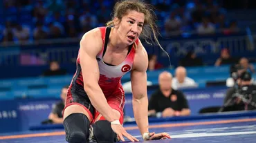 Üç milli güreşçi, Avrupa Şampiyonası'nda finale yükseldi