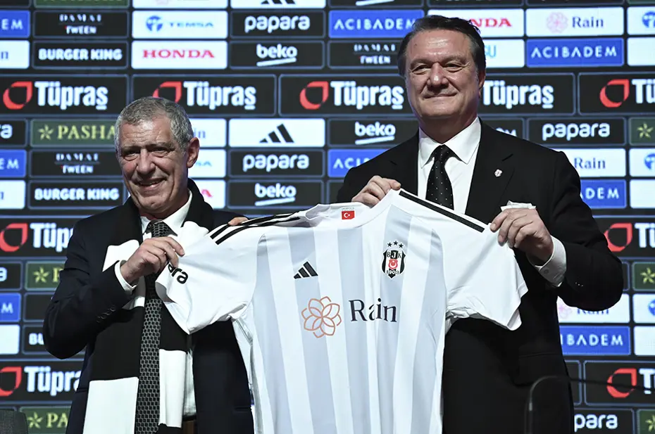 Fernando Santos'un fedakarlığı: Hasan Arat öğrenir öğrenmez duruma müdahale etti - 7 Fernando Santos'un fedakarlığı: Hasan Arat öğrenir öğrenmez duruma müdahale etti - 7