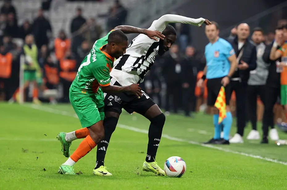 Beşiktaş'ta ayrılık yakın: Masuaku'nun menajeri transfer için Atina'ya gitti - 4 Beşiktaş'ta ayrılık yakın: Masuaku'nun menajeri transfer için Atina'ya gitti - 4