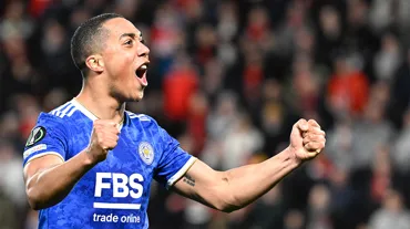 Youri Tielemans imzayı attı