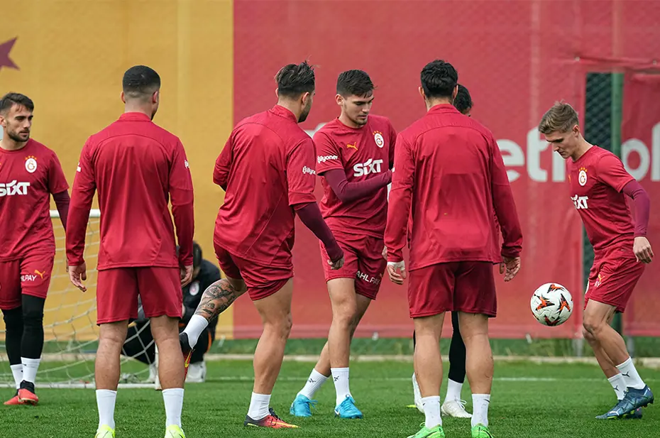 Galatasaray'da yeni bir dönem başlıyor - 8 Galatasaray'da yeni bir dönem başlıyor - 8