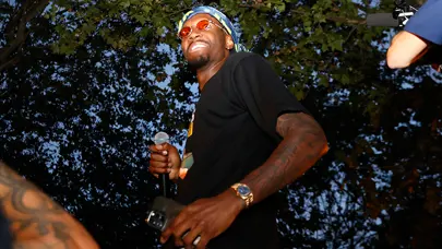 Nigel Hayes-Davis'ten taraftarlara Atatürk'lü mesaj