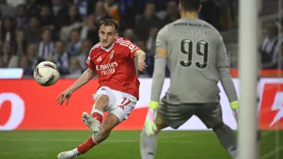 Tarihi Porto zaferine Kerem Aktürkoğlu damgası: Gol olup yağdılar, 24 kez...