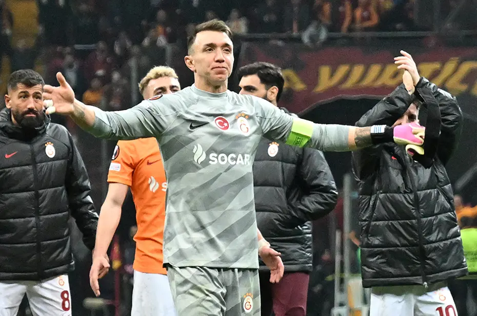 Okan Buruk, Sparta Prag maçının 11'ini belirledi - 7 Okan Buruk, Sparta Prag maçının 11'ini belirledi - 7