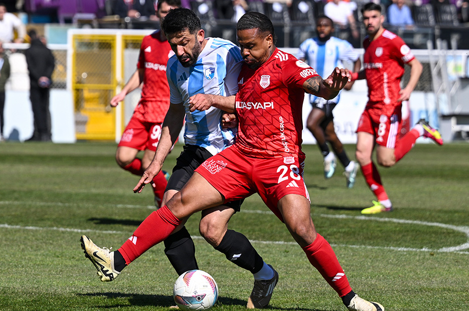 Pendikspor, 6 gollü maçta 2-0'dan geri döndü