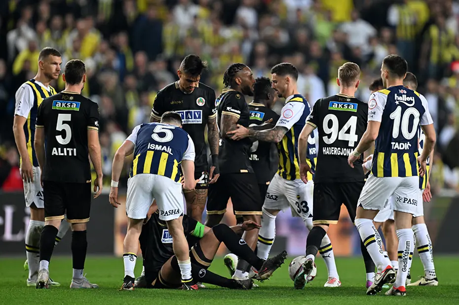 Fenerbahçe'nin Süper Lig'de 2023-2024 sezonu fikstürü, derbi maçları ve detaylar - 17